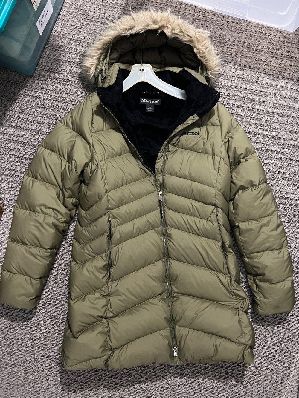 Marmot 650 Fill down Parka jacket. Olive green. Size large.